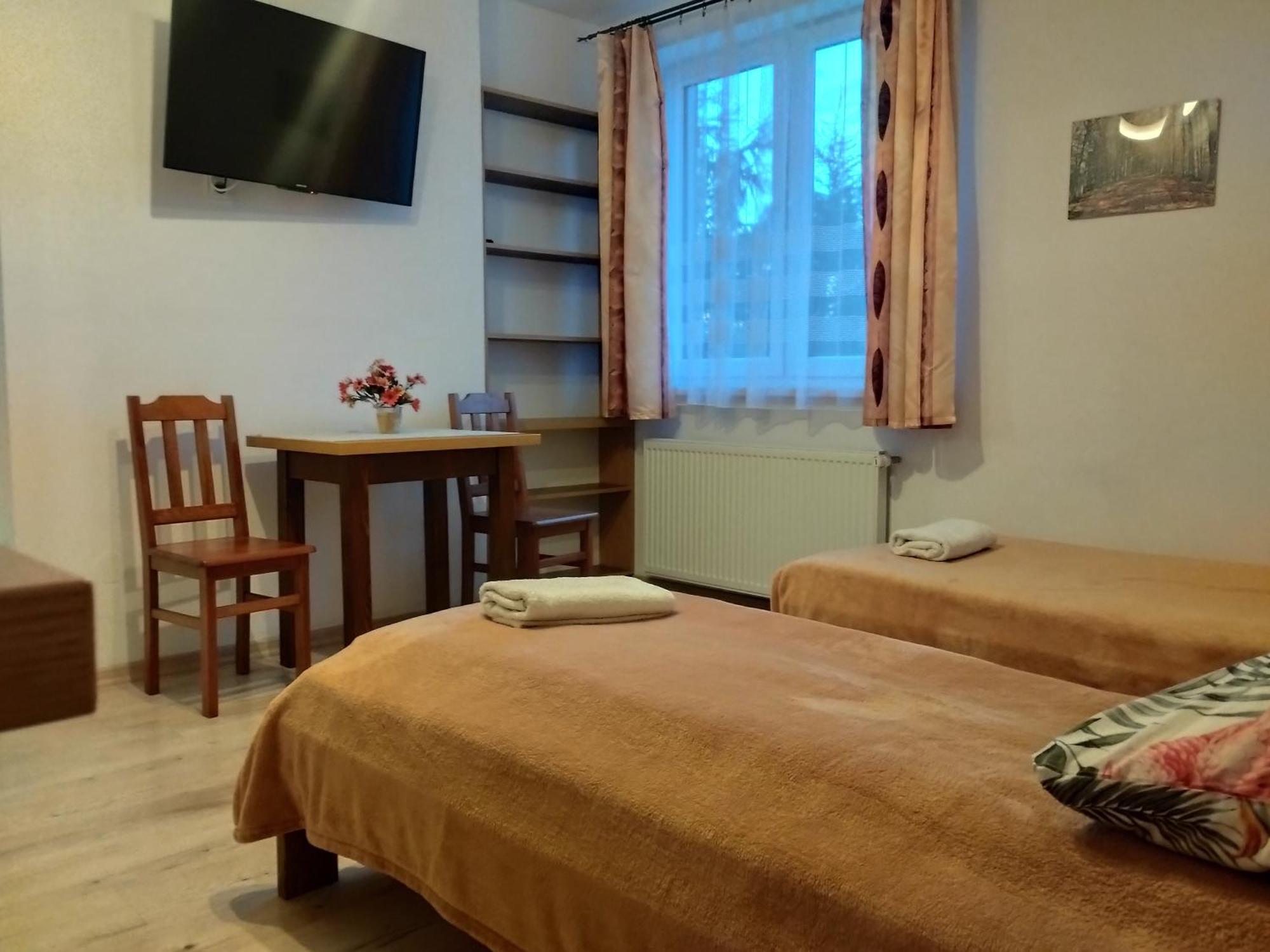 Bieszczadzkie Brzegi Apartment Ustrzyki Dolne Exterior foto