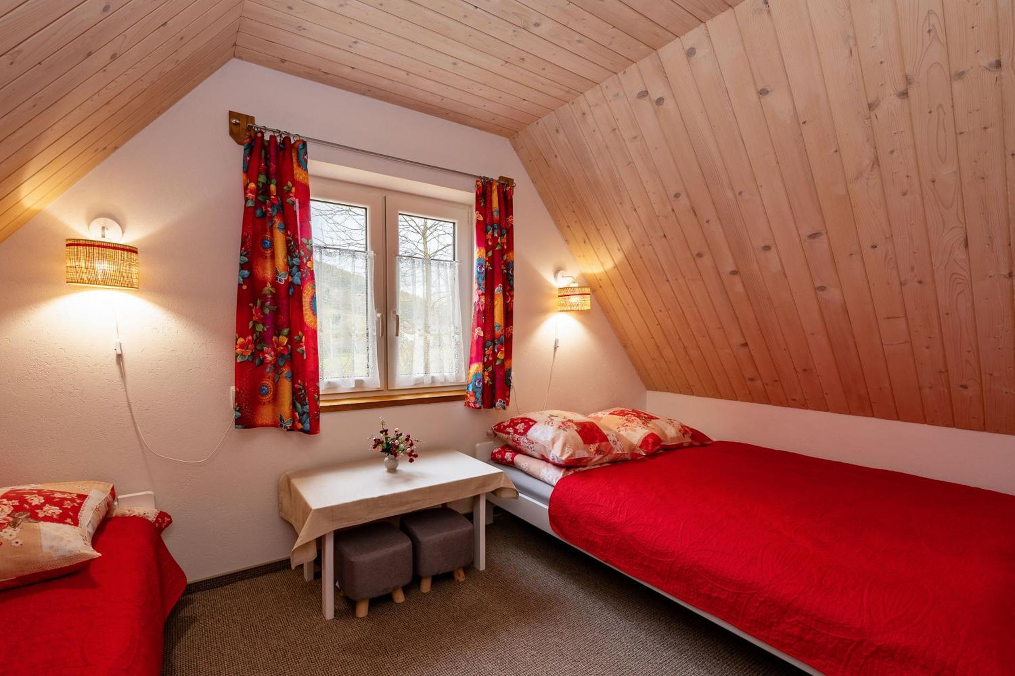 Bieszczadzkie Brzegi Apartment Ustrzyki Dolne Exterior foto